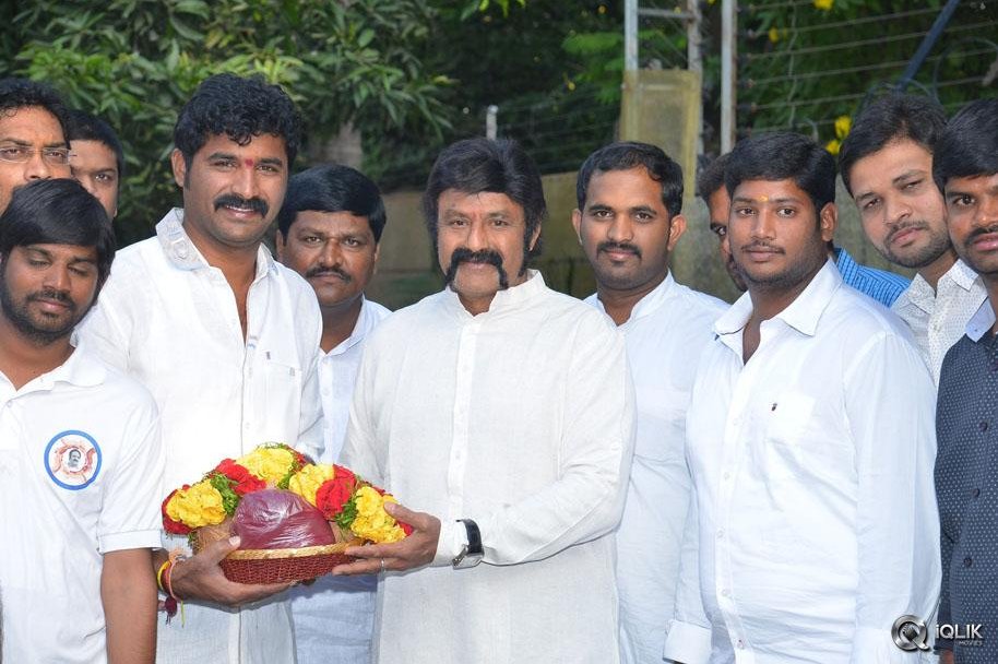 Balakrishna-Flagging-NBK-Helping-Hands-All-India-Shata-Punyakshetra-Jaitrayatra